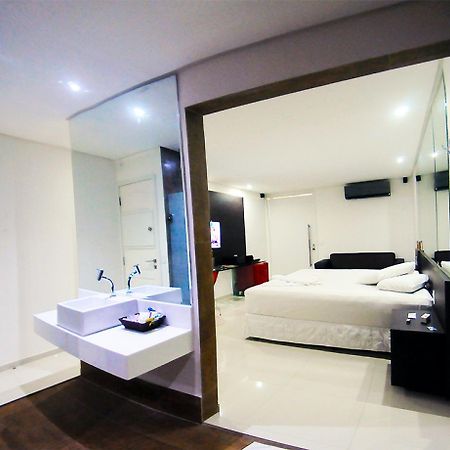 Tititi Motel (Adults Only) Olinda Buitenkant foto
