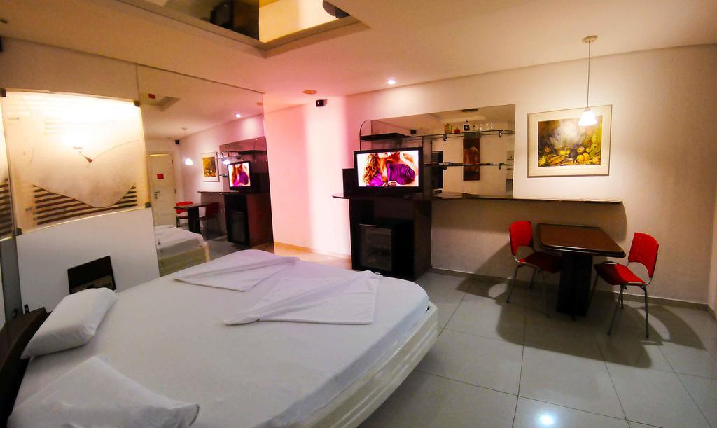 Tititi Motel (Adults Only) Olinda Buitenkant foto