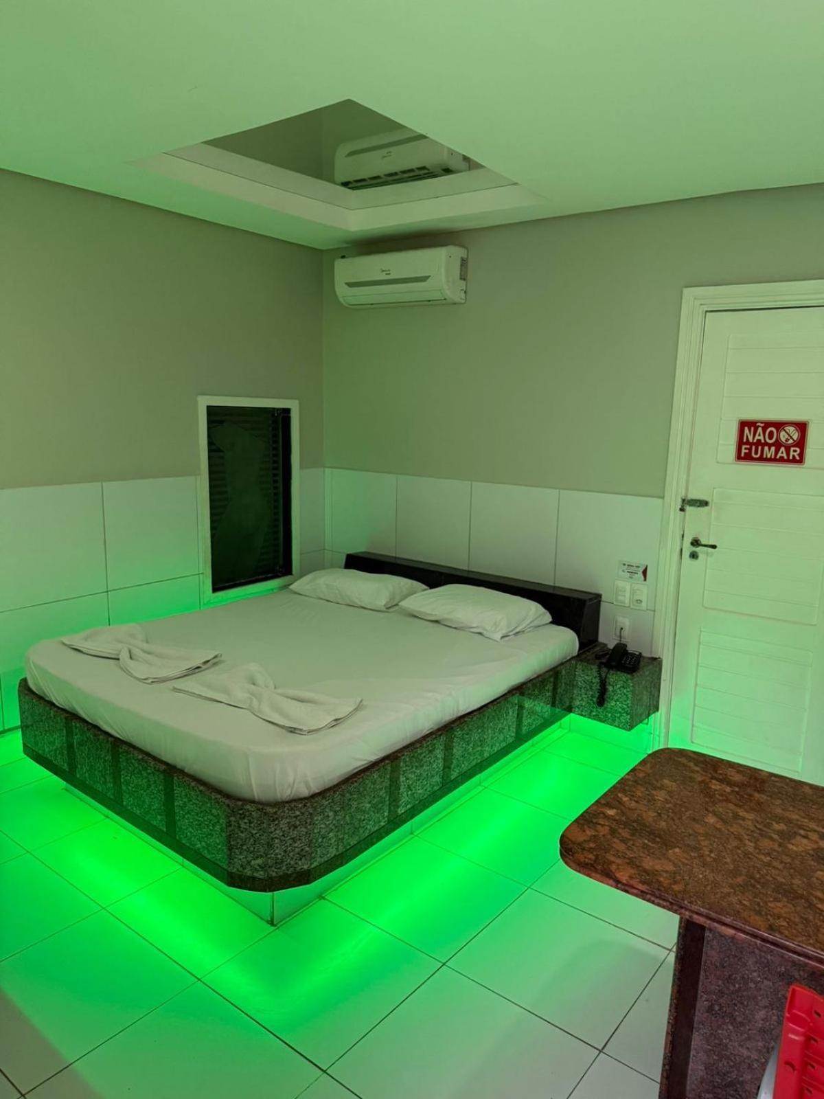 Tititi Motel (Adults Only) Olinda Buitenkant foto