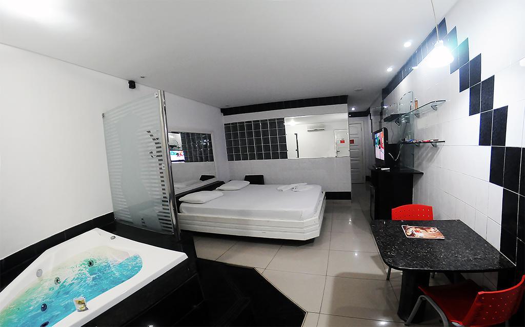 Tititi Motel (Adults Only) Olinda Buitenkant foto