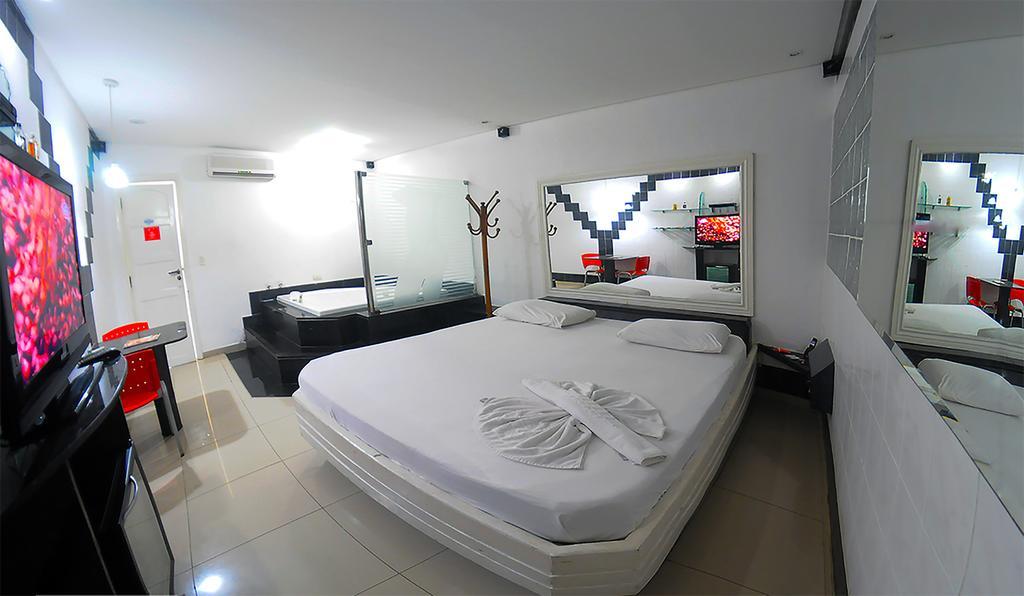 Tititi Motel (Adults Only) Olinda Buitenkant foto