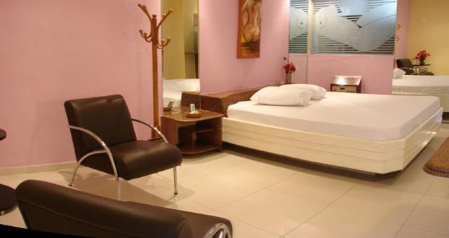 Tititi Motel (Adults Only) Olinda Buitenkant foto